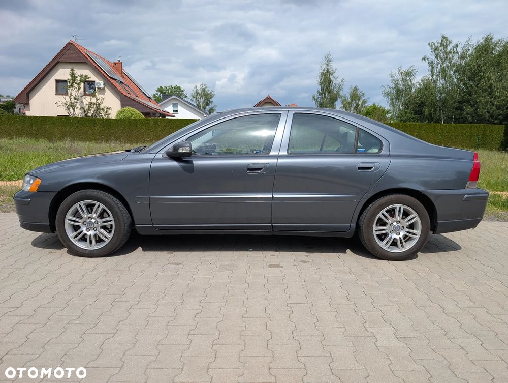 Volvo S60 2.4D Momentum - 4
