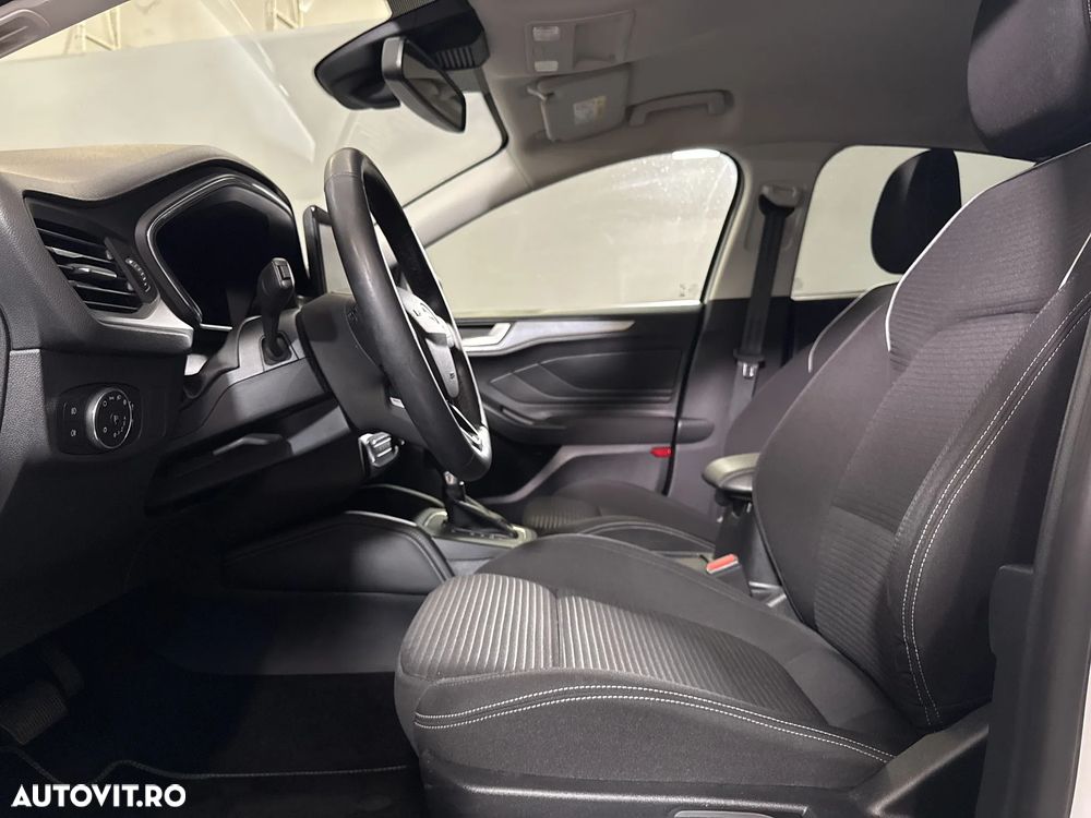 Ford Focus - 25