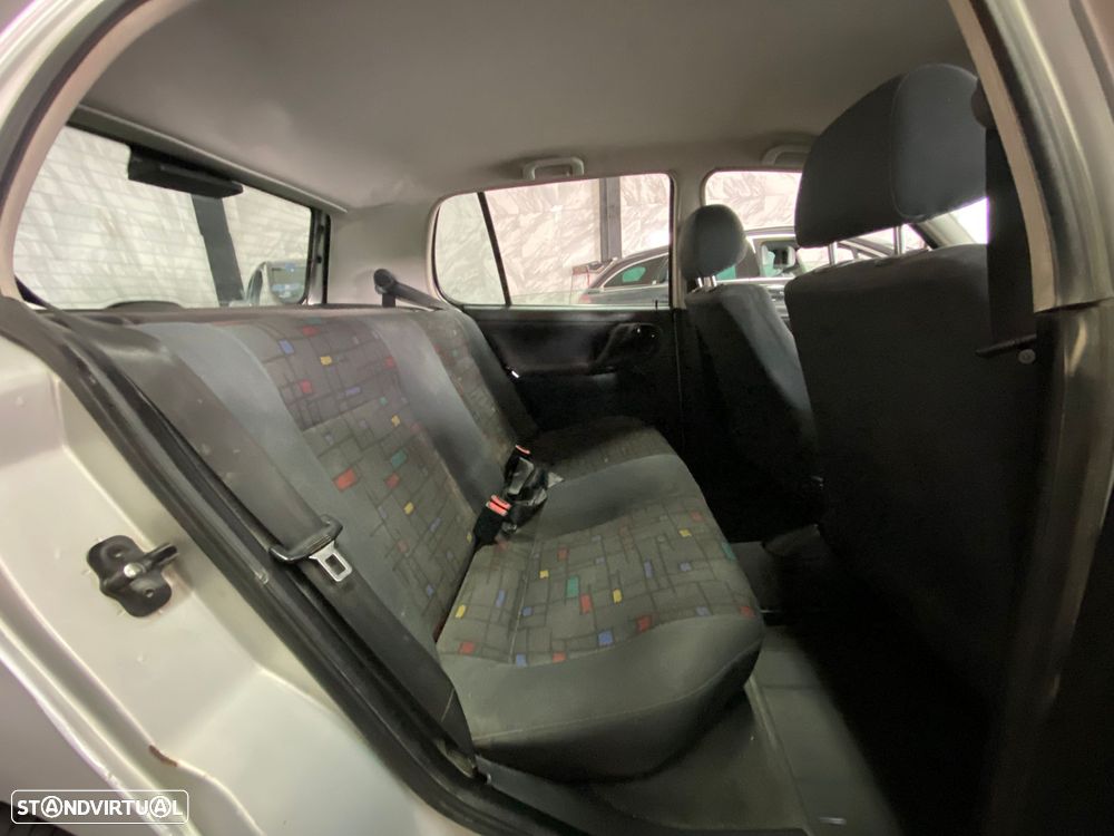 VW Polo 1.0 Fox - 10