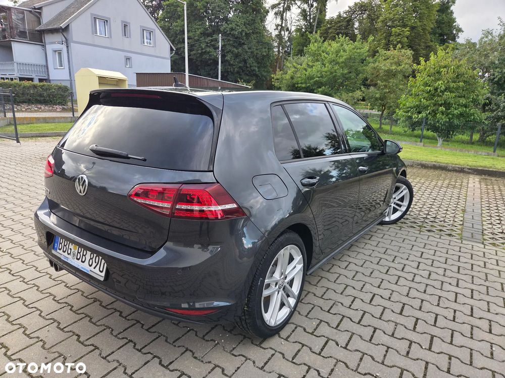 Volkswagen Golf - 6