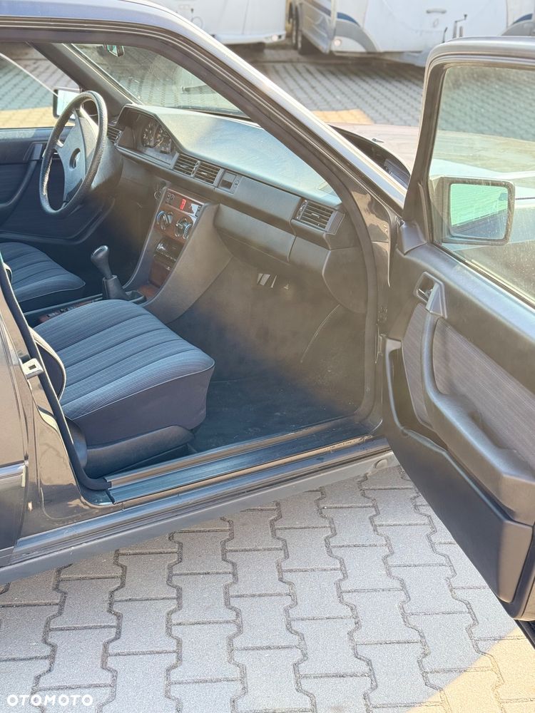 Mercedes-Benz W124 (1984-1993) - 12