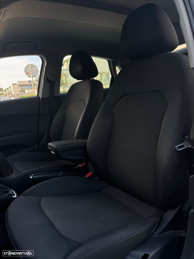 Audi A1 Sportback 1.6 TDi S-line S tronic - 7