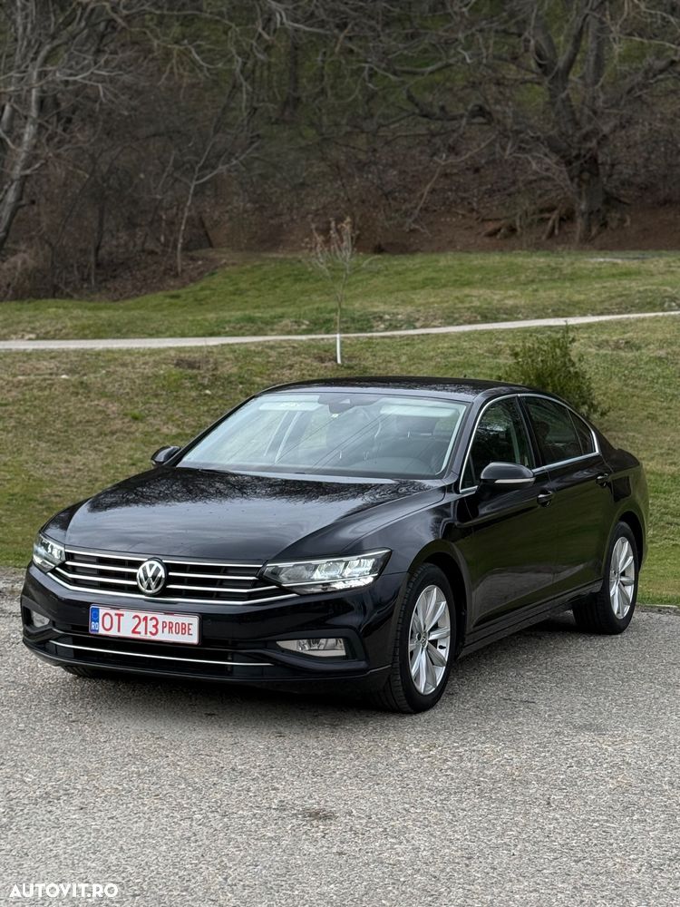 Volkswagen Passat - 1