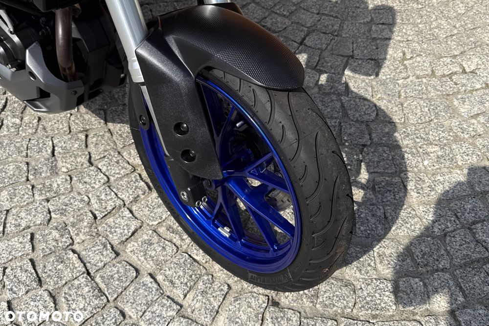 Yamaha MT - 4