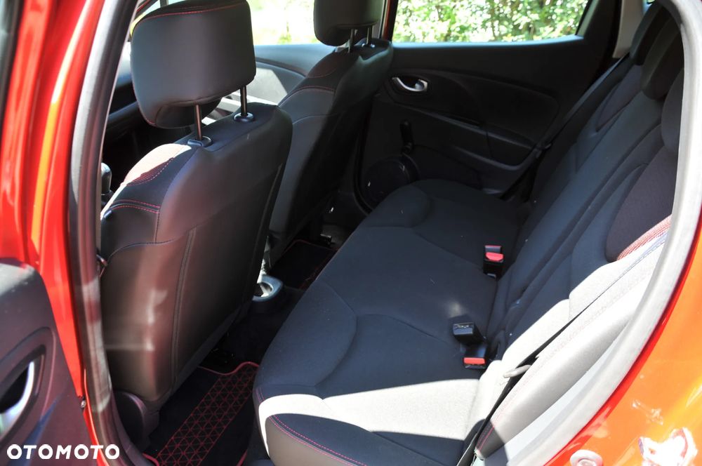 Renault Clio 1.2 16V 75 LIMITED - 19