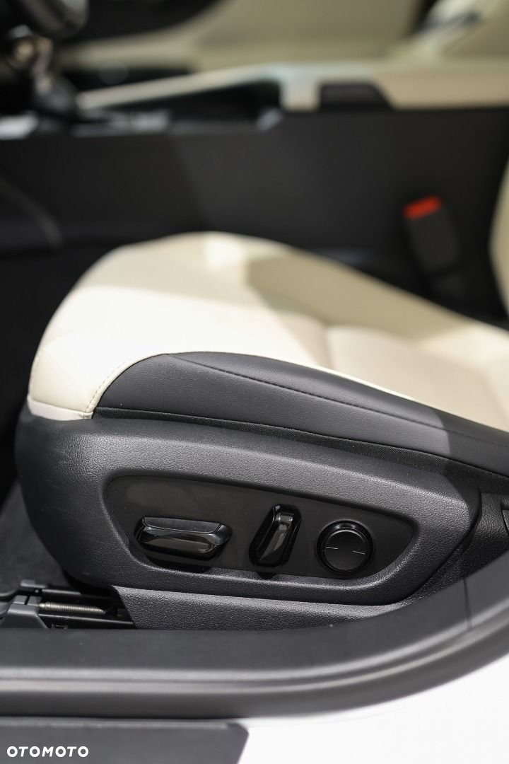 Lexus ES - 28