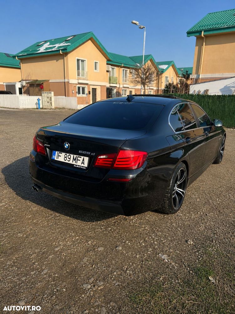 BMW Seria 5 525d xDrive - 4