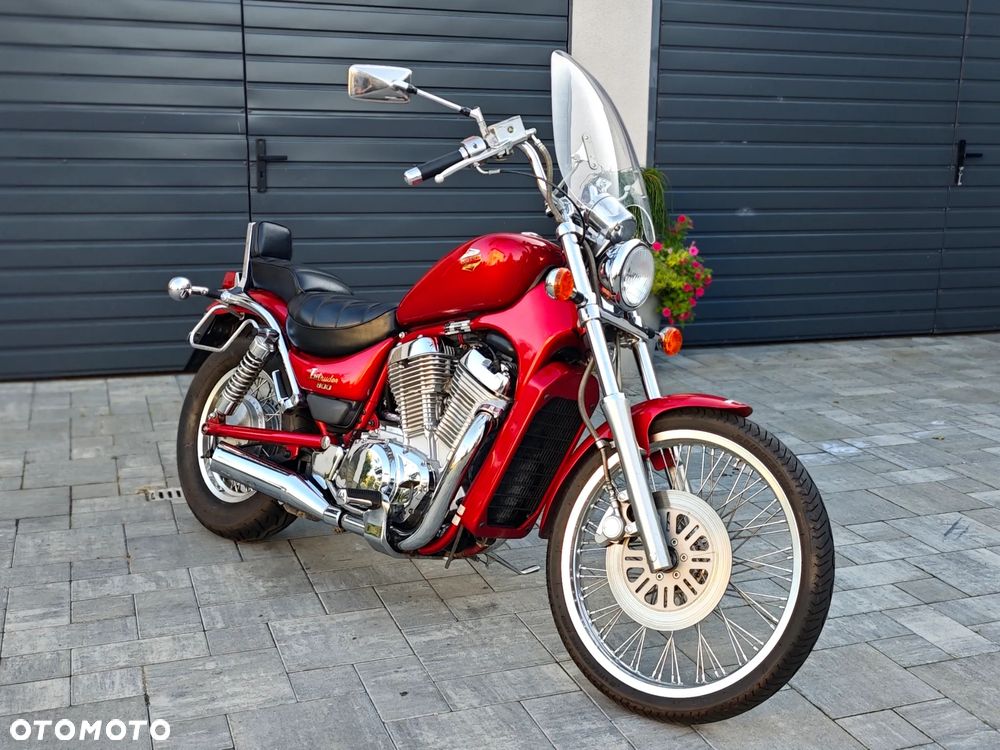 Suzuki Intruder