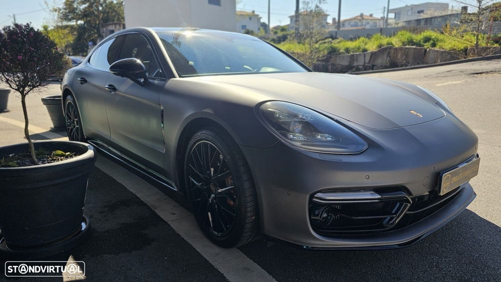 Porsche Panamera 4 E-Hybrid - 4