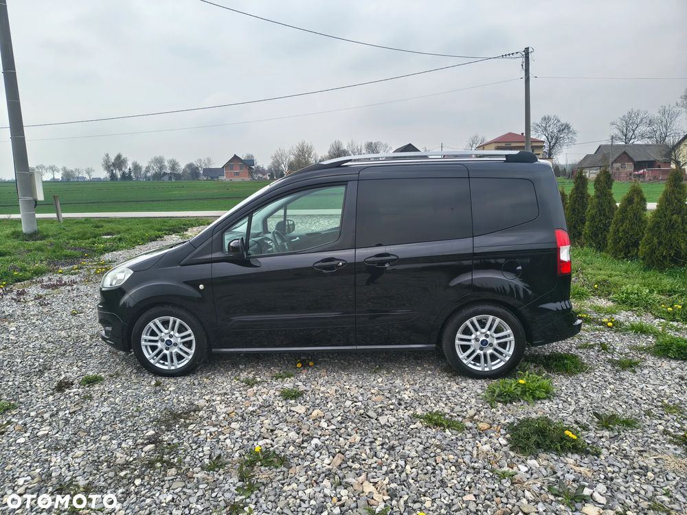 Ford Tourneo Courier 1.0 EcoBoost S&S Titanium - 10