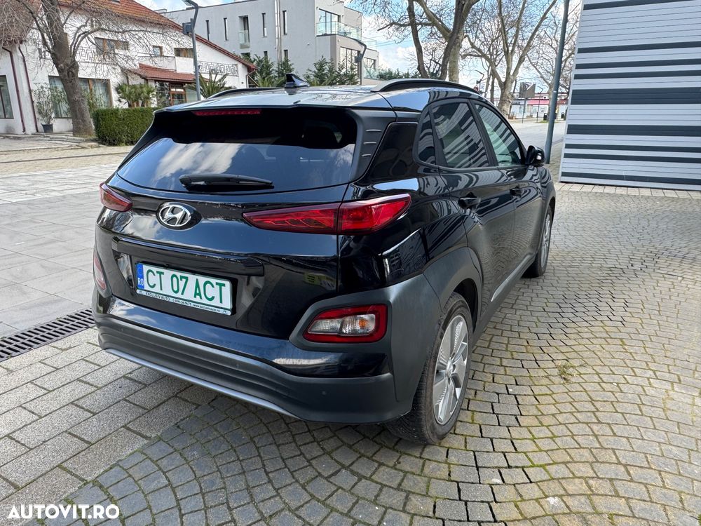 Hyundai KONA 204CP Luxury - 2