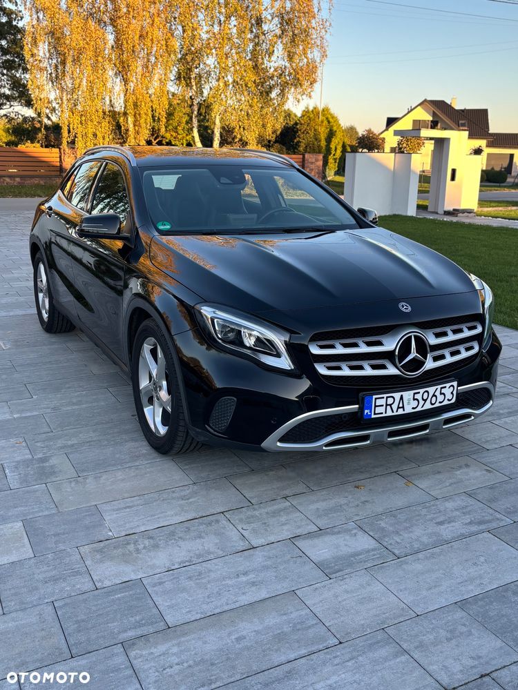 Mercedes-Benz GLA 180 7G-DCT Urban - 1