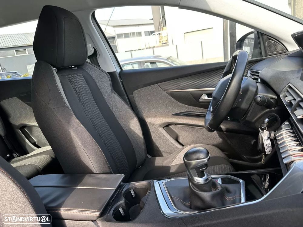 Peugeot 5008 1.2 PureTech Allure - 38