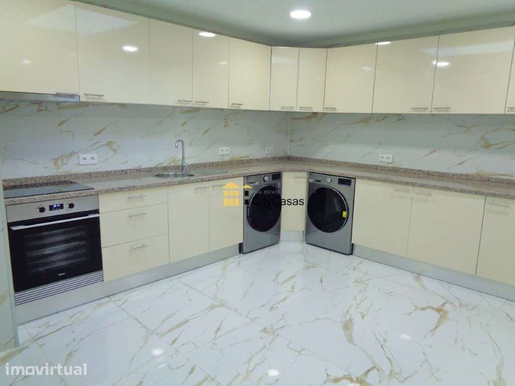 Moradia T5 Renovada | Porto - Grande imagem: 3/35