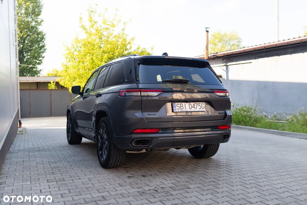 Jeep Grand Cherokee - 30