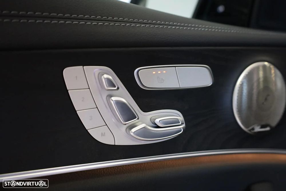 Mercedes-Benz E 300 e AMG Line - 32