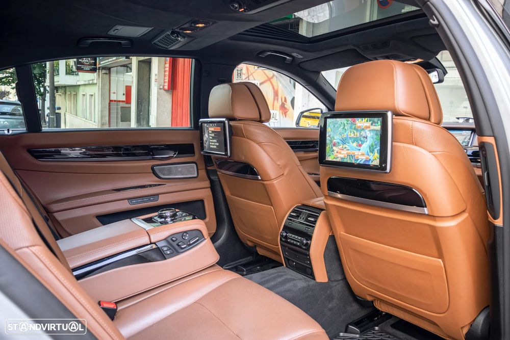 BMW 750 Li xDrive Pack M — fotografia 39