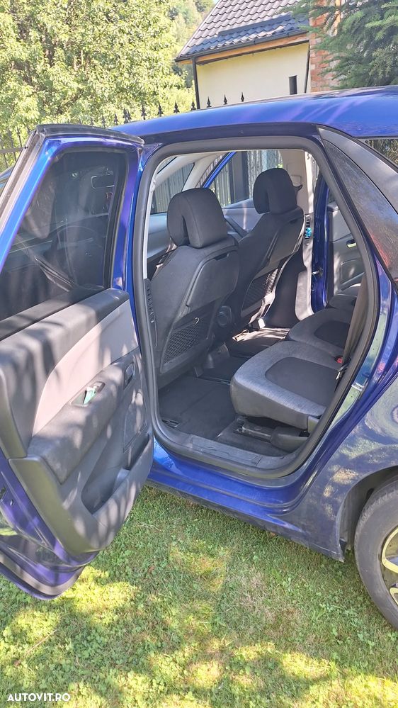 Citroën C4 Picasso - 25