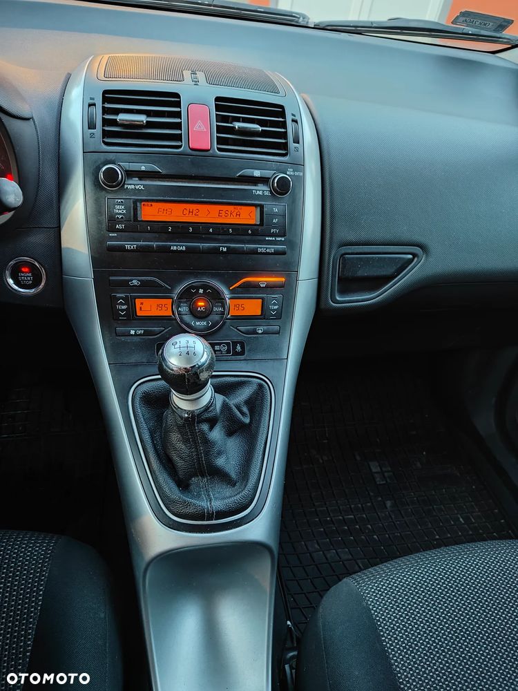 Toyota Auris 2.0 D-4D 2010 - 9