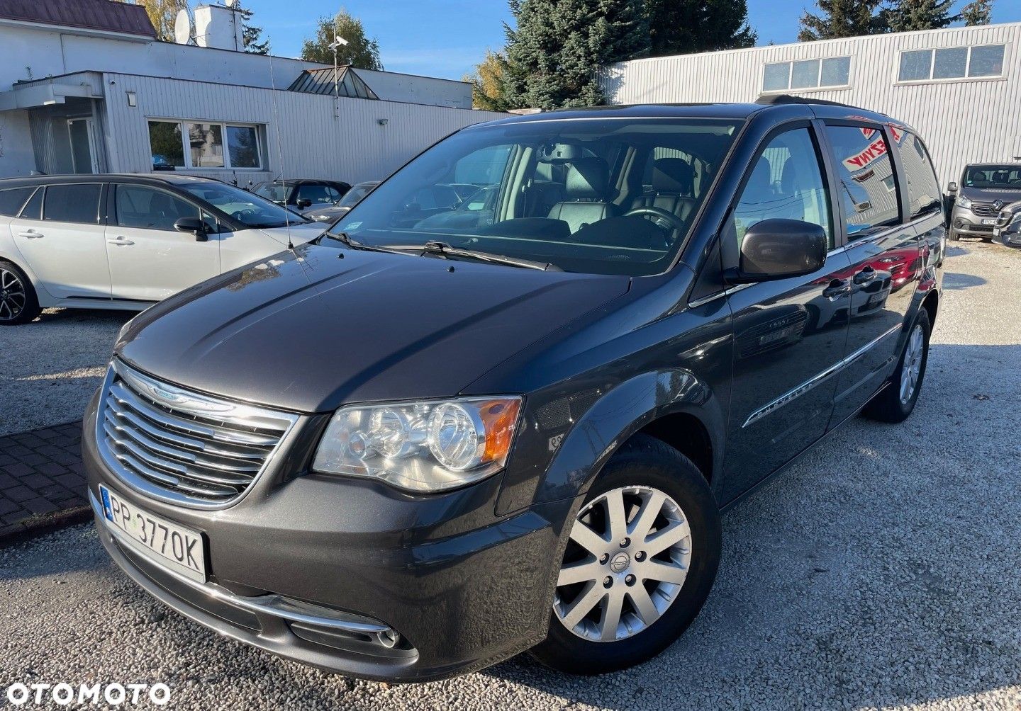 Chrysler Town & Country - 1