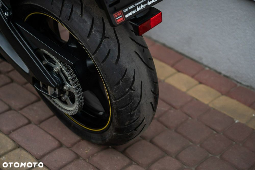Yamaha R6 - 8
