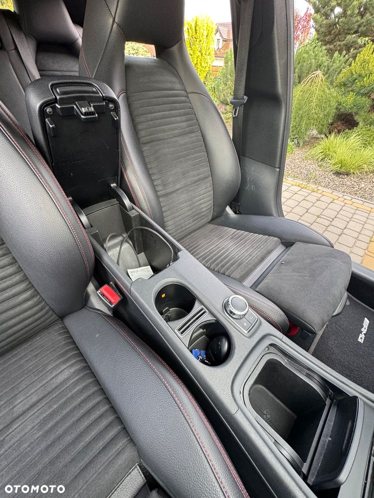 Mercedes-Benz GLA - 18