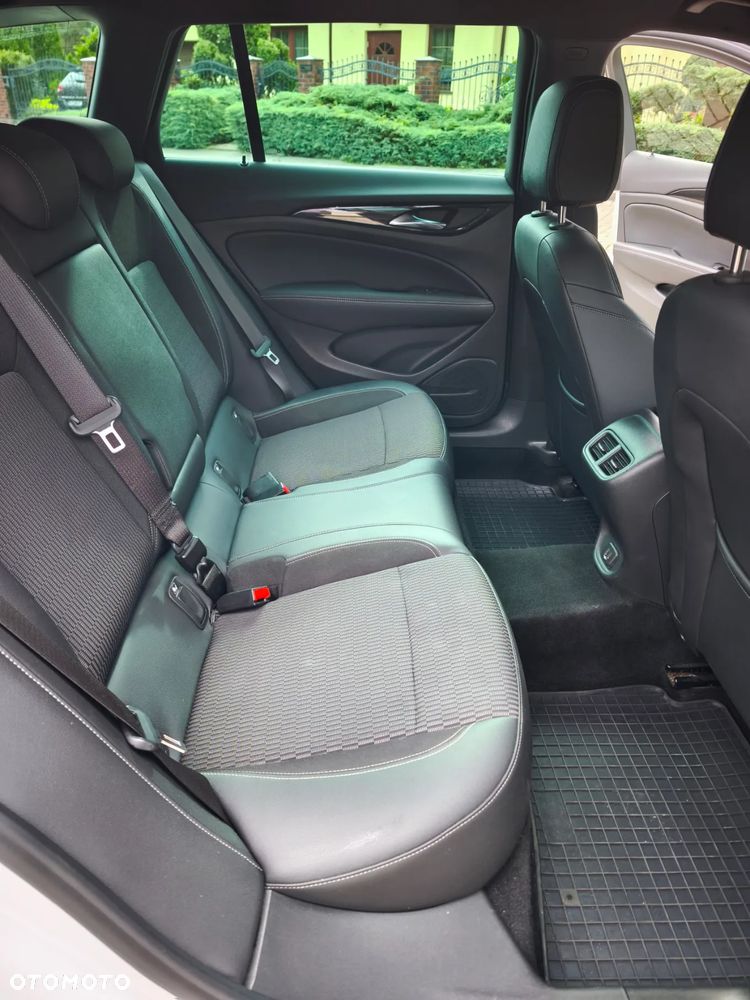 Opel Insignia Sports Tourer 1.6 Diesel Innovation - 23