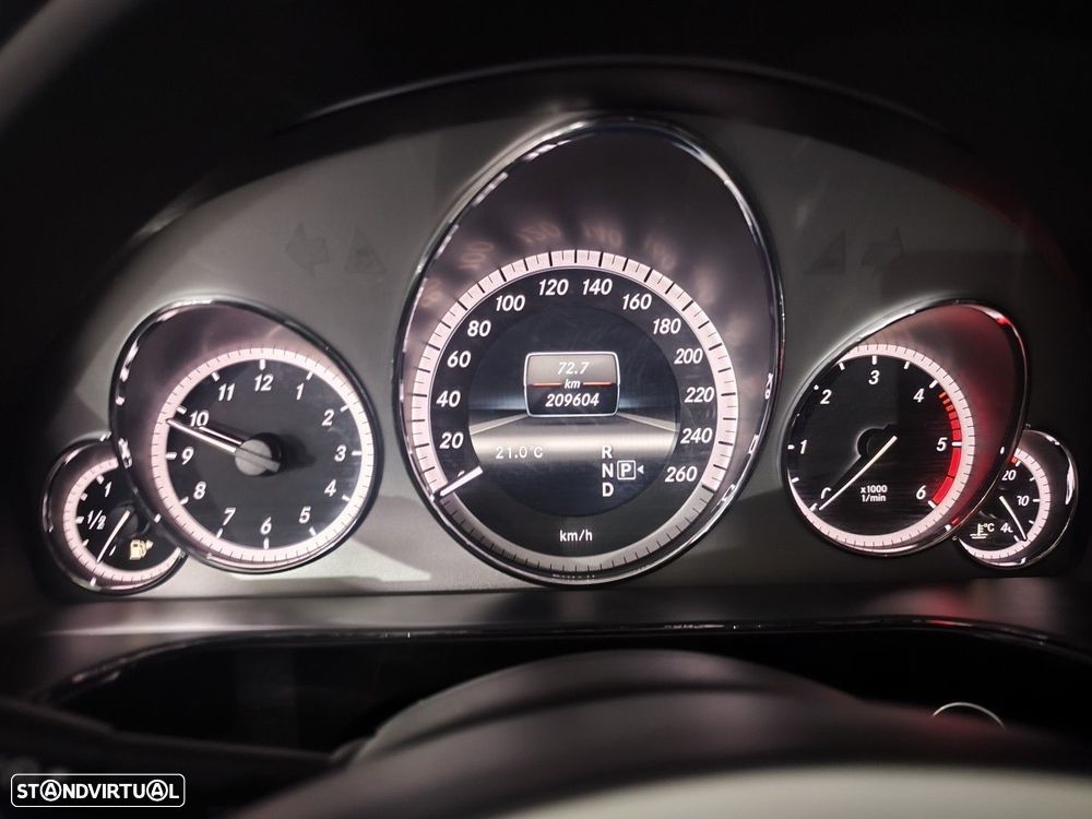 Mercedes-Benz E 250 BlueTEC Avantgarde Auto. - 15