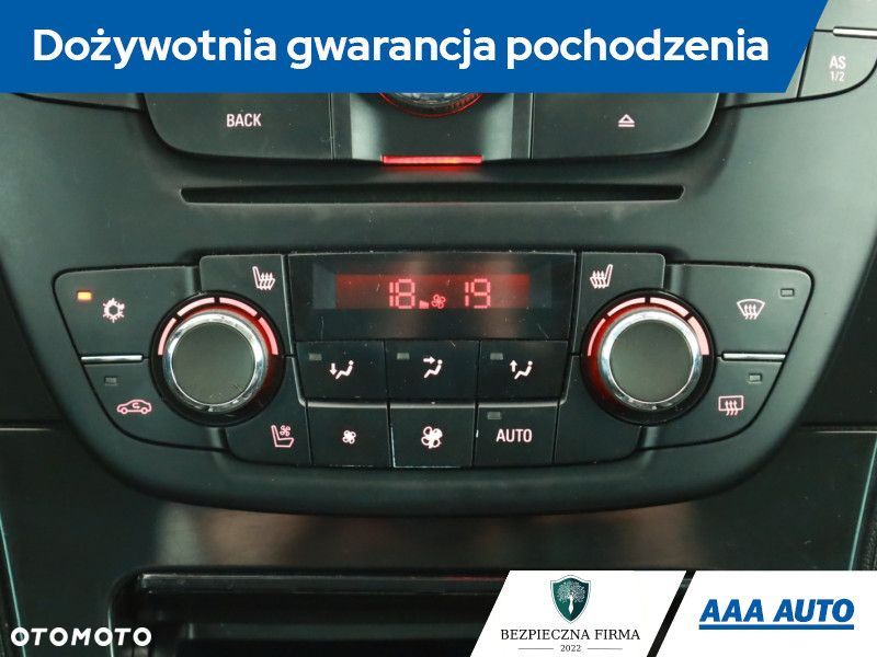 Opel Insignia - 12
