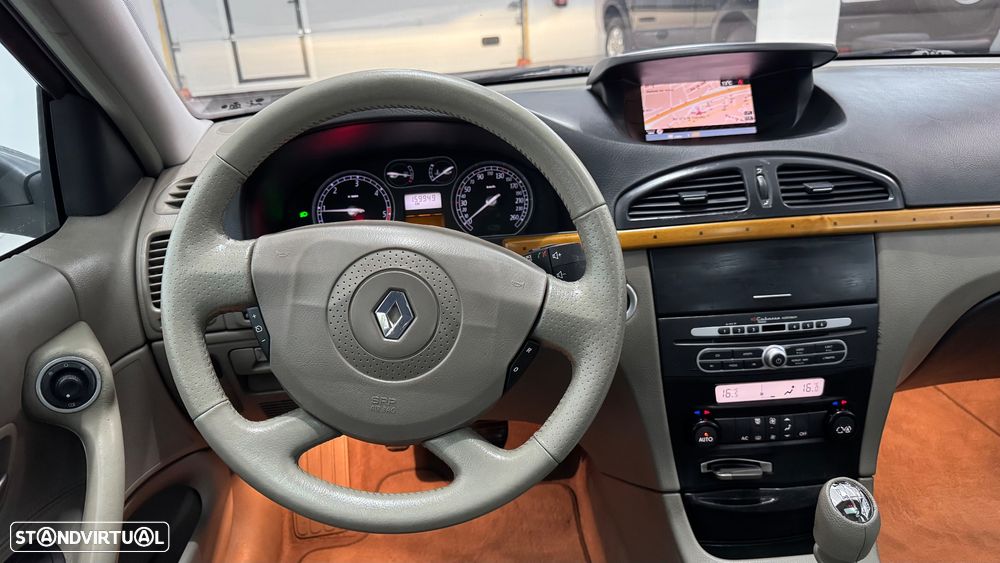 Renault Laguna 1.9 dCi Initiale - 25