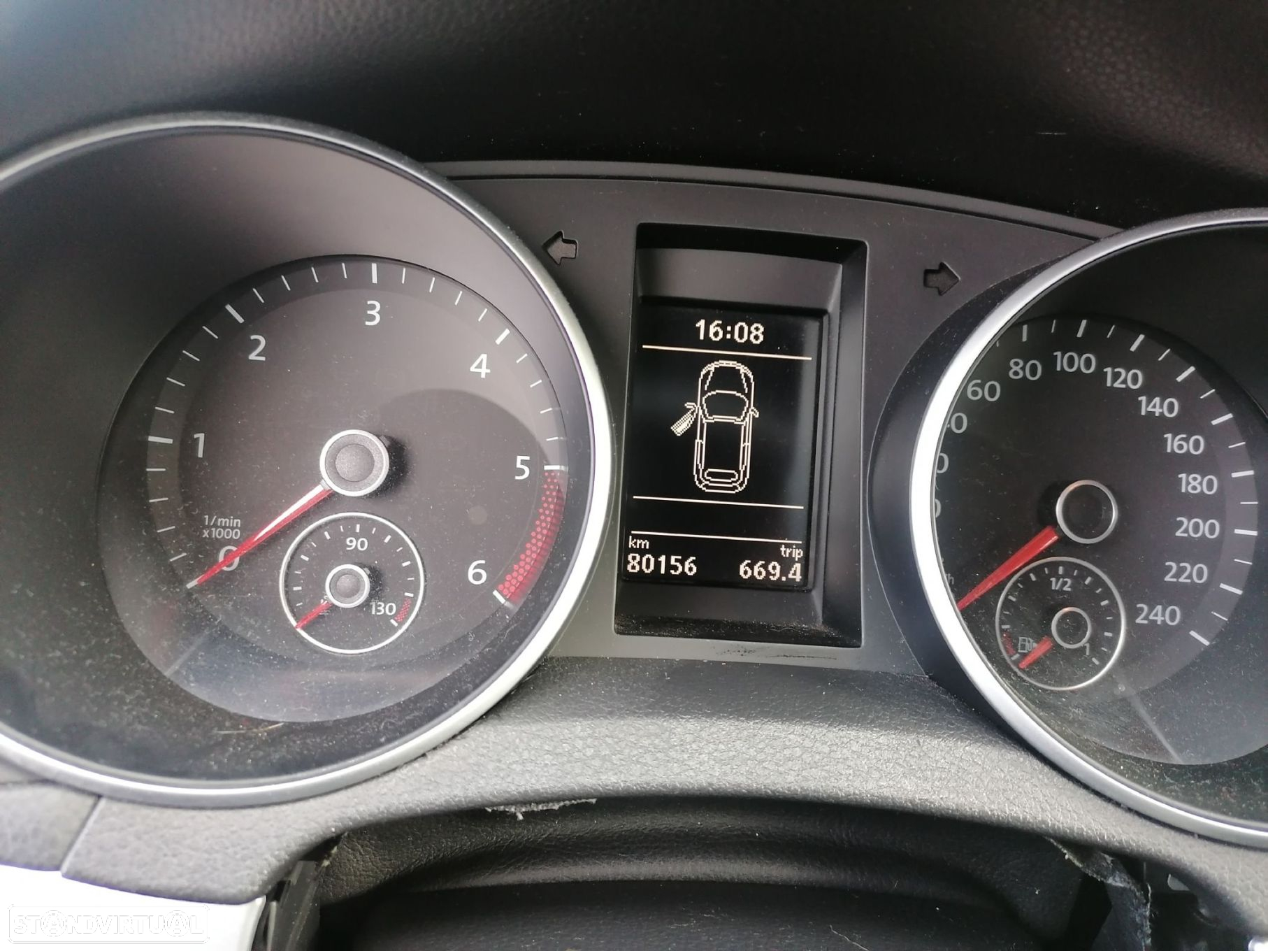 VW Golf Cabriolet 1.6 TDi BlueMotion - 8