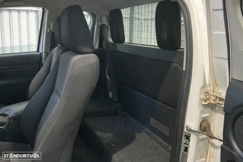 Toyota Hilux 2.4 D-4D 2WD CE 3L - 9