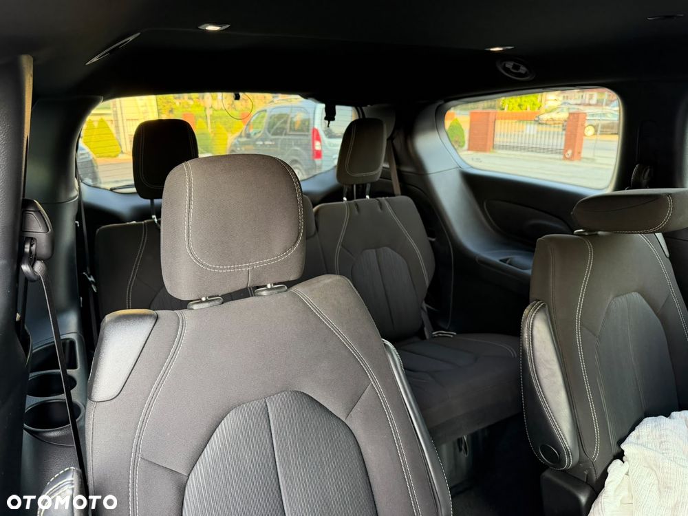 Chrysler Pacifica - 9