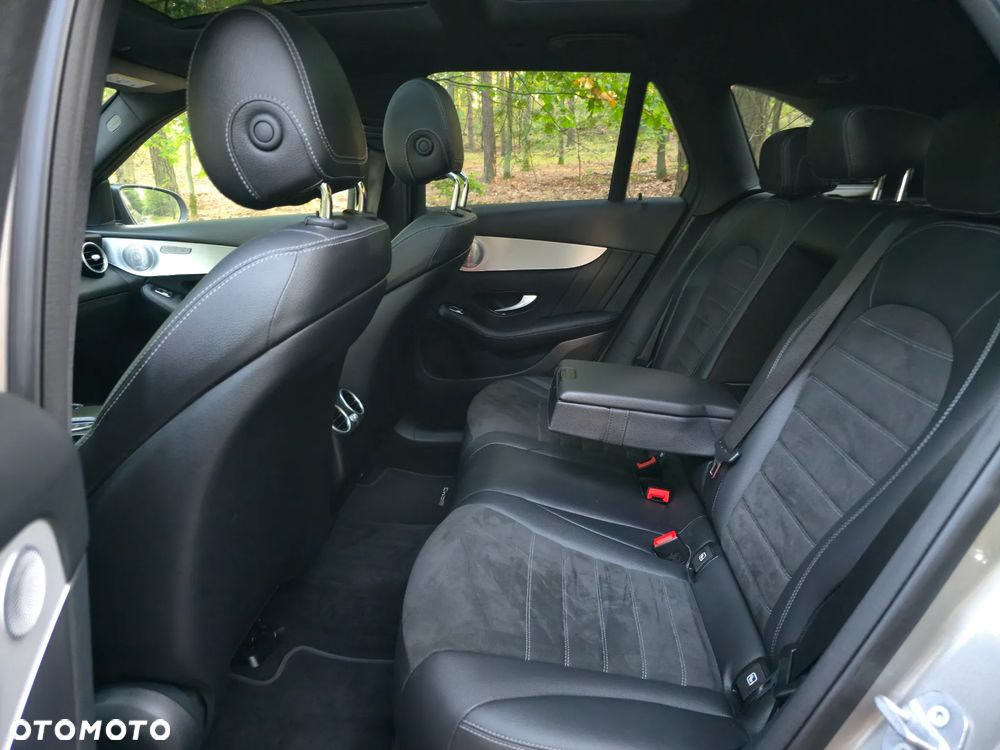 Mercedes-Benz GLC 300 d 4Matic 9G-TRONIC AMG Line - 15