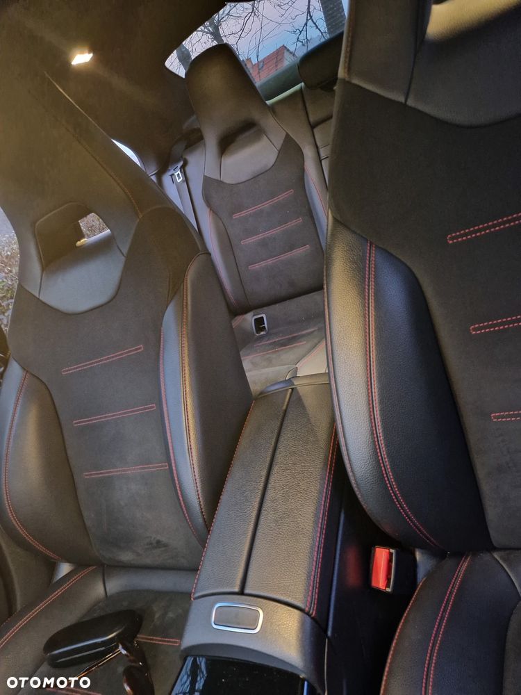 Mercedes-Benz CLA 200 AMG Line 7G-DCT - 11