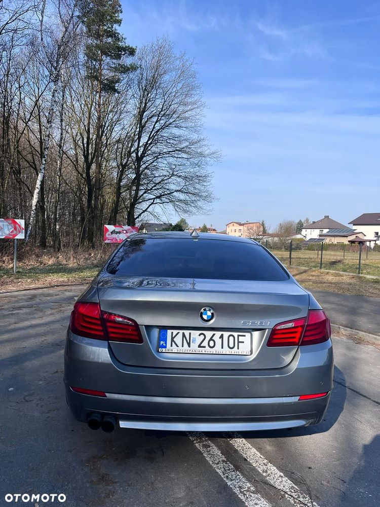 BMW Seria 5 528i xDrive Sport-Aut - 5