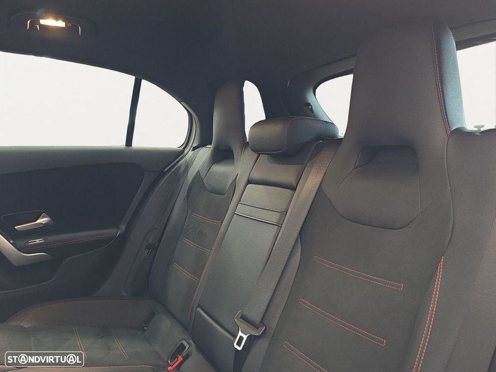 Mercedes-Benz A 180 d AMG Line - 12