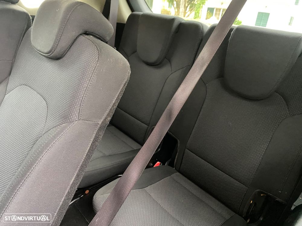 Kia Carens 1.7 CRDi ISG TX - 12