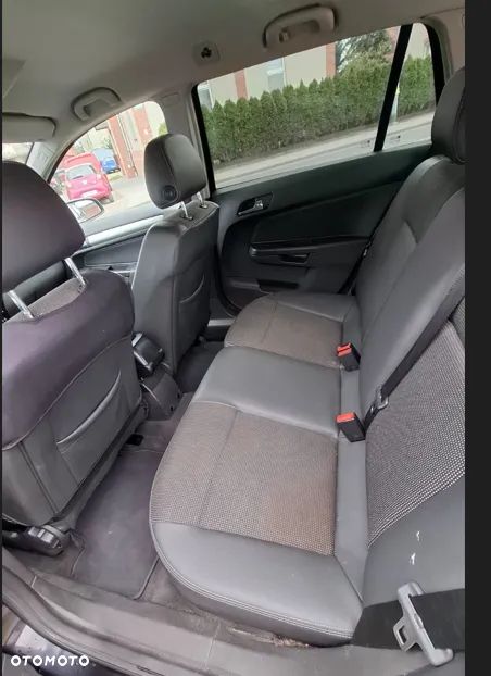 Opel Astra 1.6 Turbo Cosmo - 7