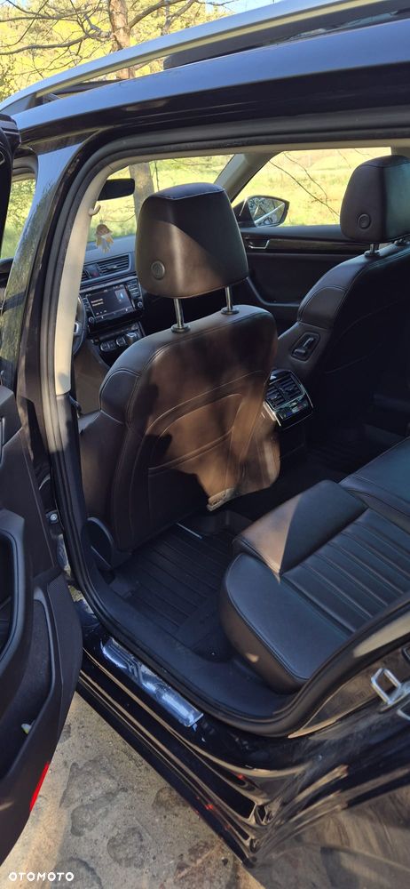 Skoda Superb 2.0 TDI 4x4 L&K DSG - 17
