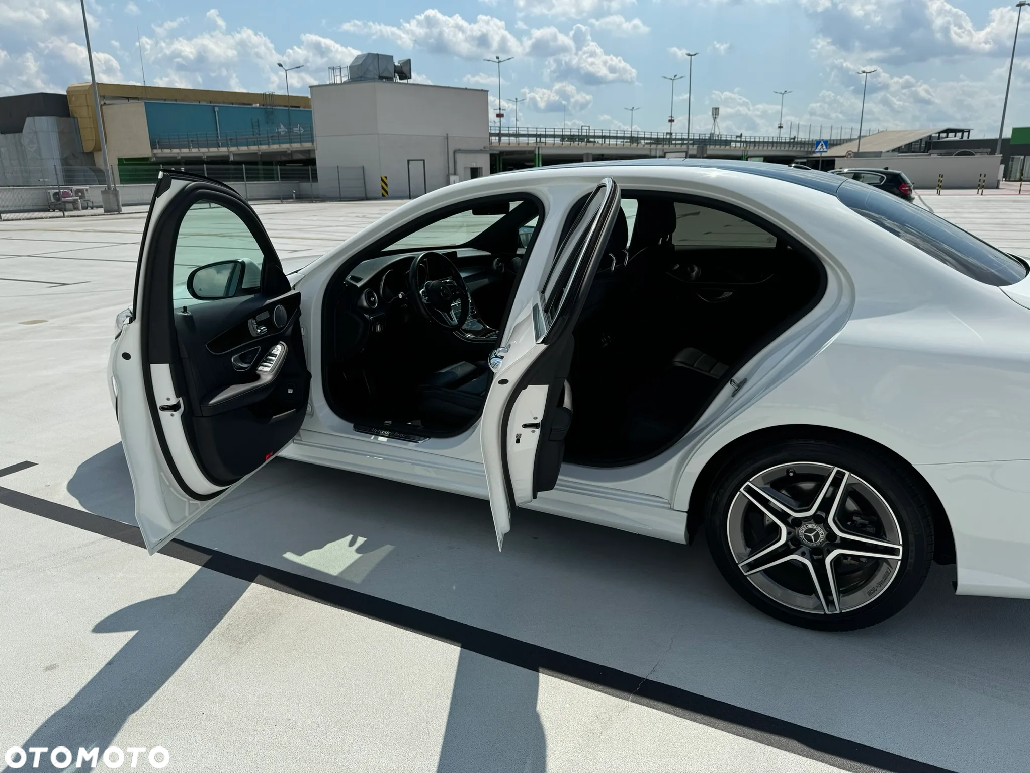 Mercedes-Benz Klasa C 300 4Matic 9G-TRONIC AMG Line - 16