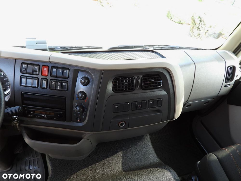 DAF LF 230 SKRZYNIA KONTENEROWIEC + PRZYCZEPA  WEBASTO TEMPOMAT LEDY PNEUMATYKA AUTOMAT  BLIŹNIACZE KOŁA KLIMATYZACJA  230KM - 36