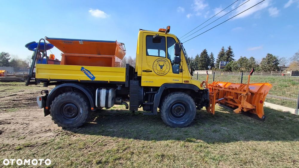 Mercedes-Benz Unimog U300 - 1