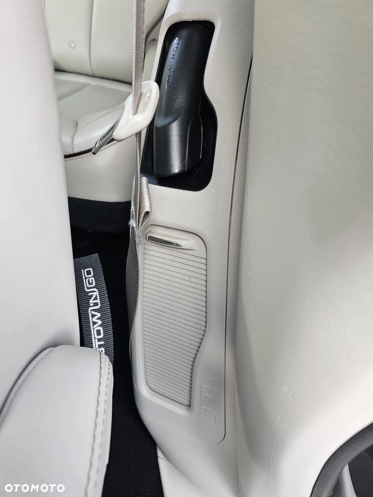 Chrysler Pacifica - 22