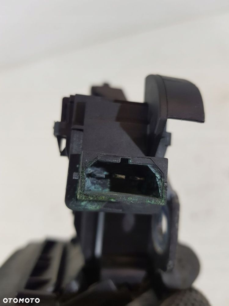 ZAMEK KLAPY BAGAŻNIKA 8P4827505C AUDI A3 8P LIFT EUR 08r 5D - 8