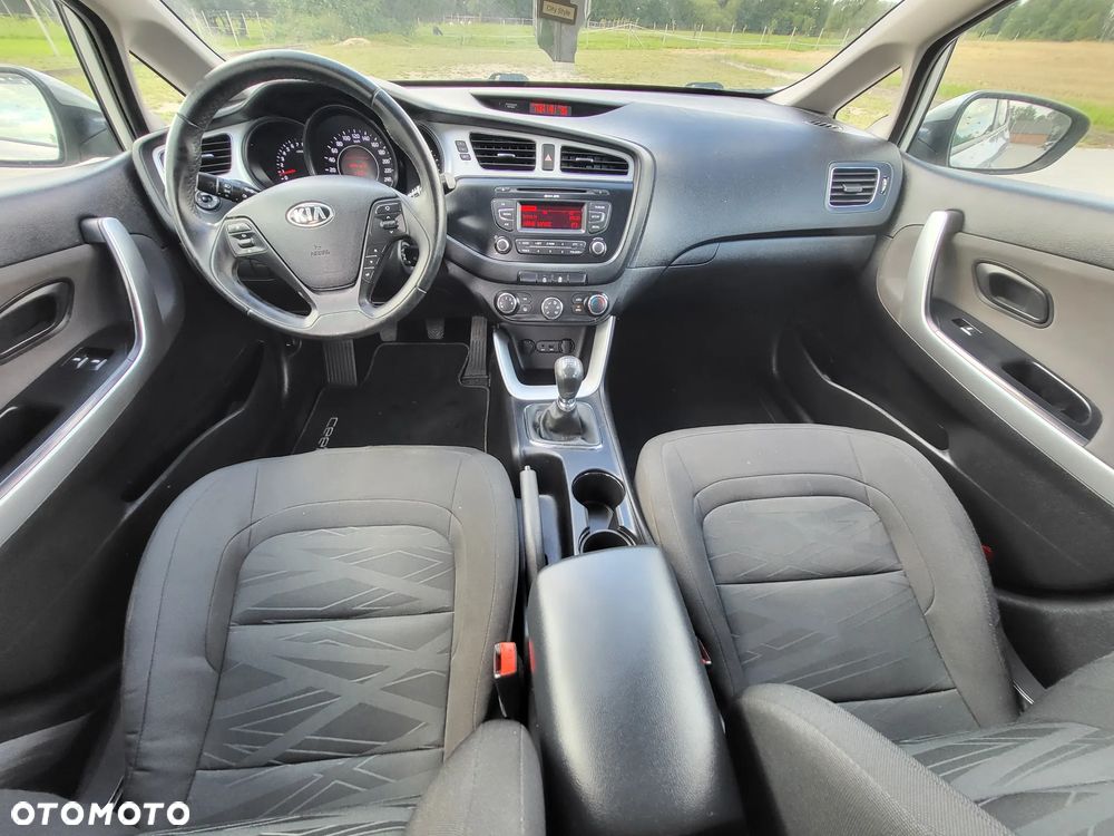 Kia Ceed 1.4 CVVT Attract - 17