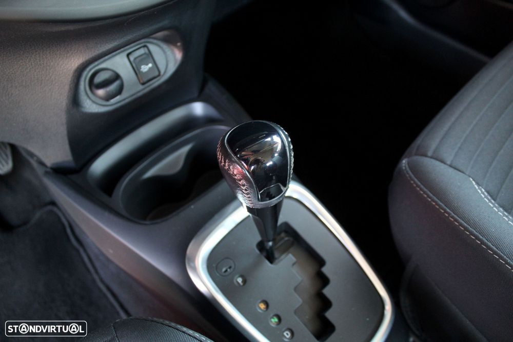 Toyota Yaris 1.5 HSD Comfort+P.Style - 16