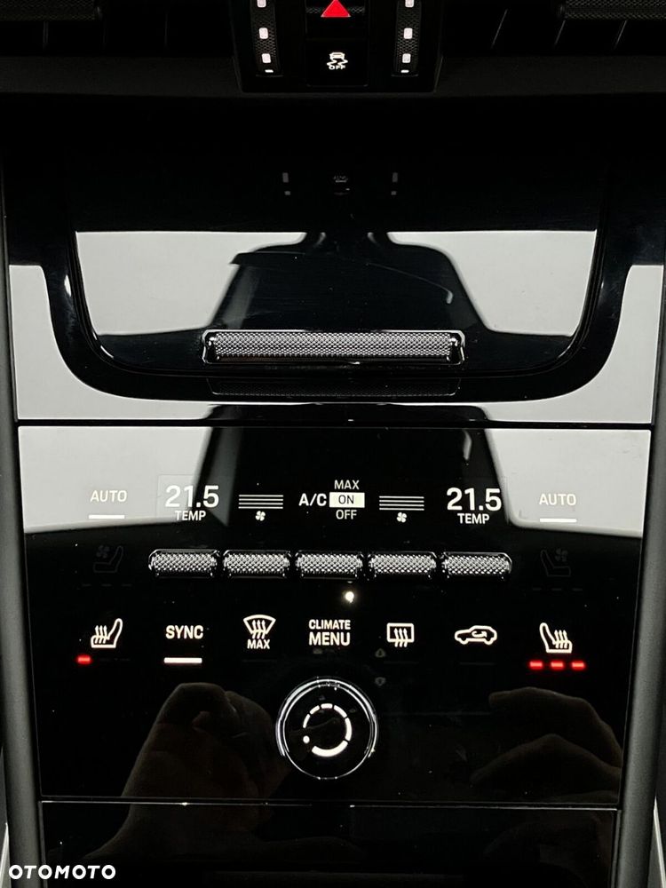 Porsche Cayenne - 26