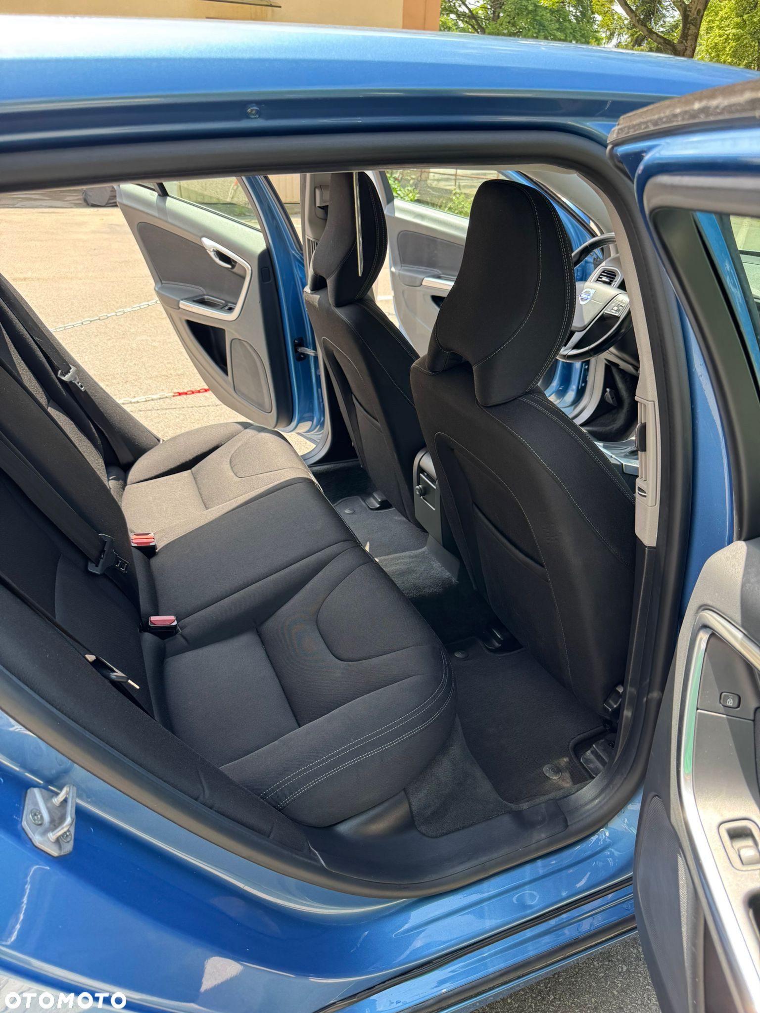 Volvo V60 D2 Momentum - 30