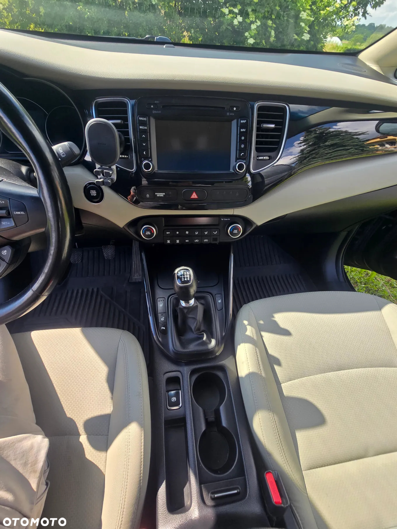 Kia Carens - 17